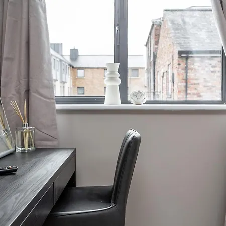 Treehouse, Modern Luxury Townhouse In Сasa de vacaciones York