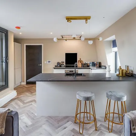 Сasa de vacaciones Treehouse, Modern Luxury Townhouse In