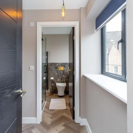 Treehouse, Modern Luxury Townhouse In